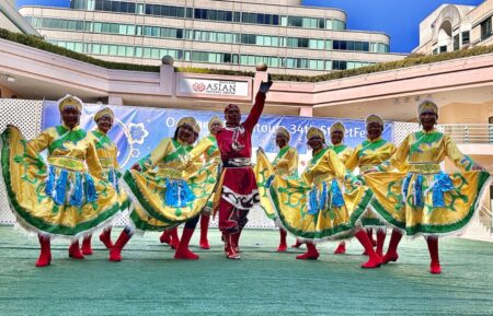 Praise Dance by Toishan Association.